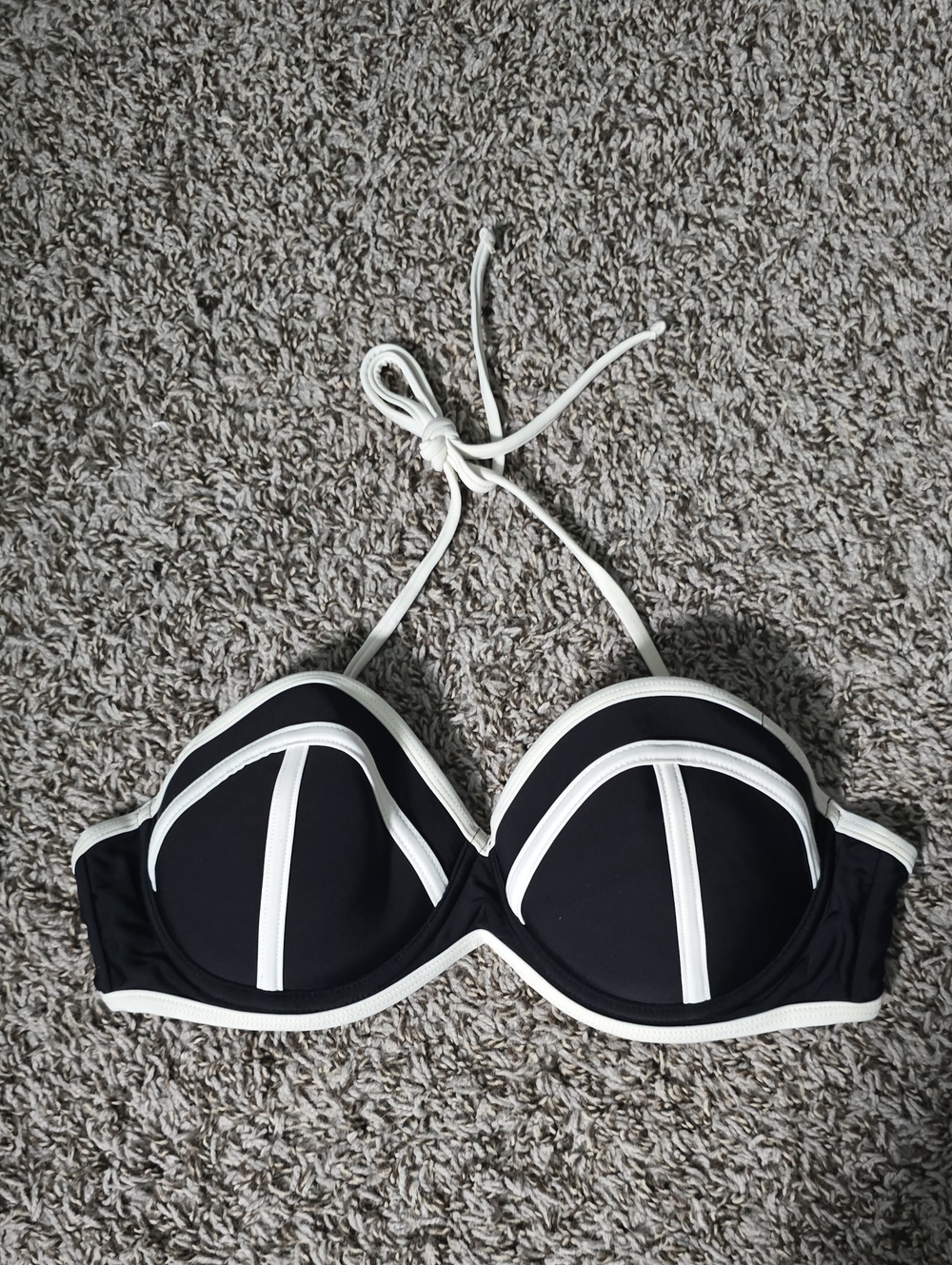 Arizona Jean Company Black and White Bandeau Bikini Top